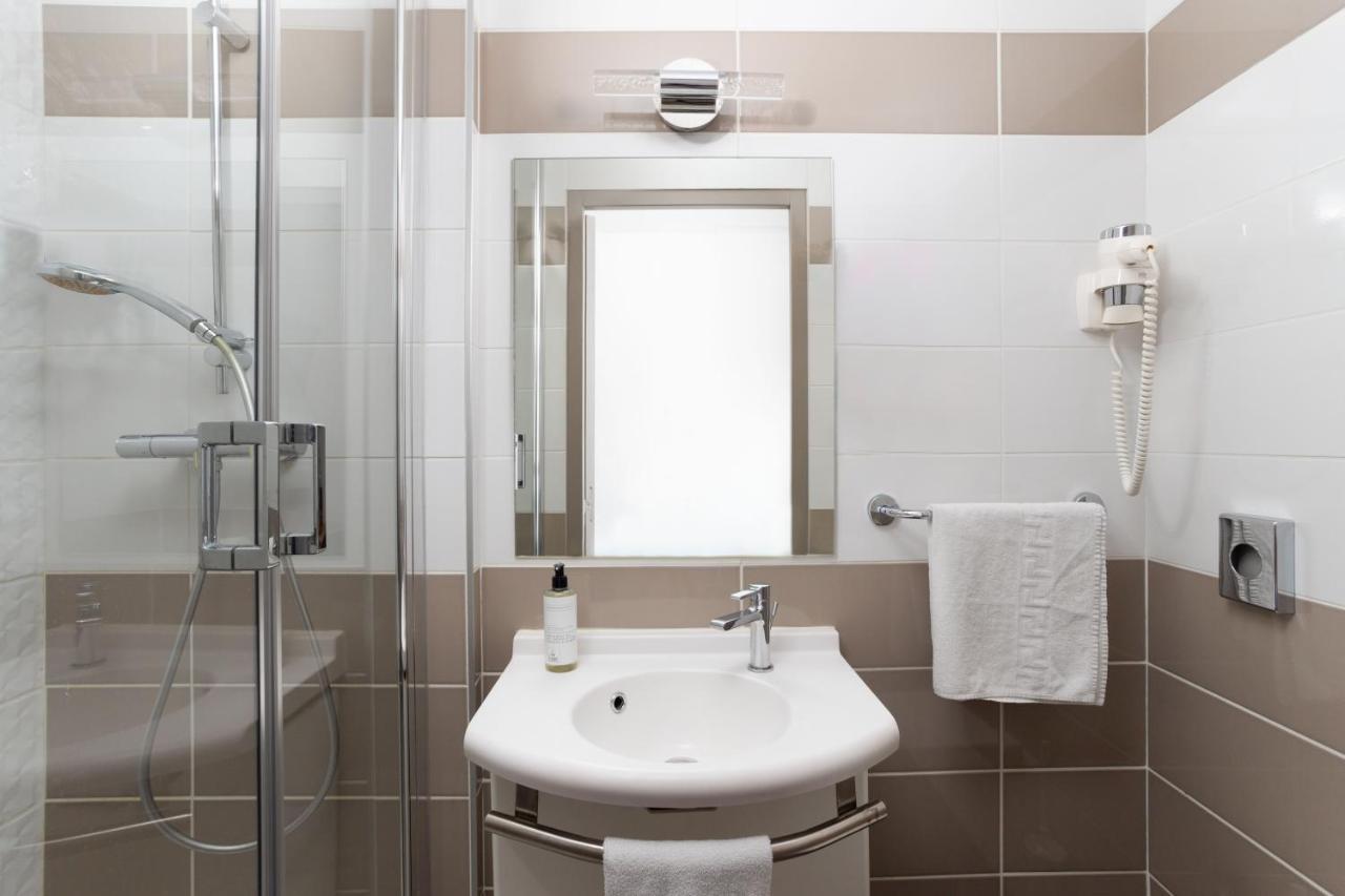 Suzane Hotel