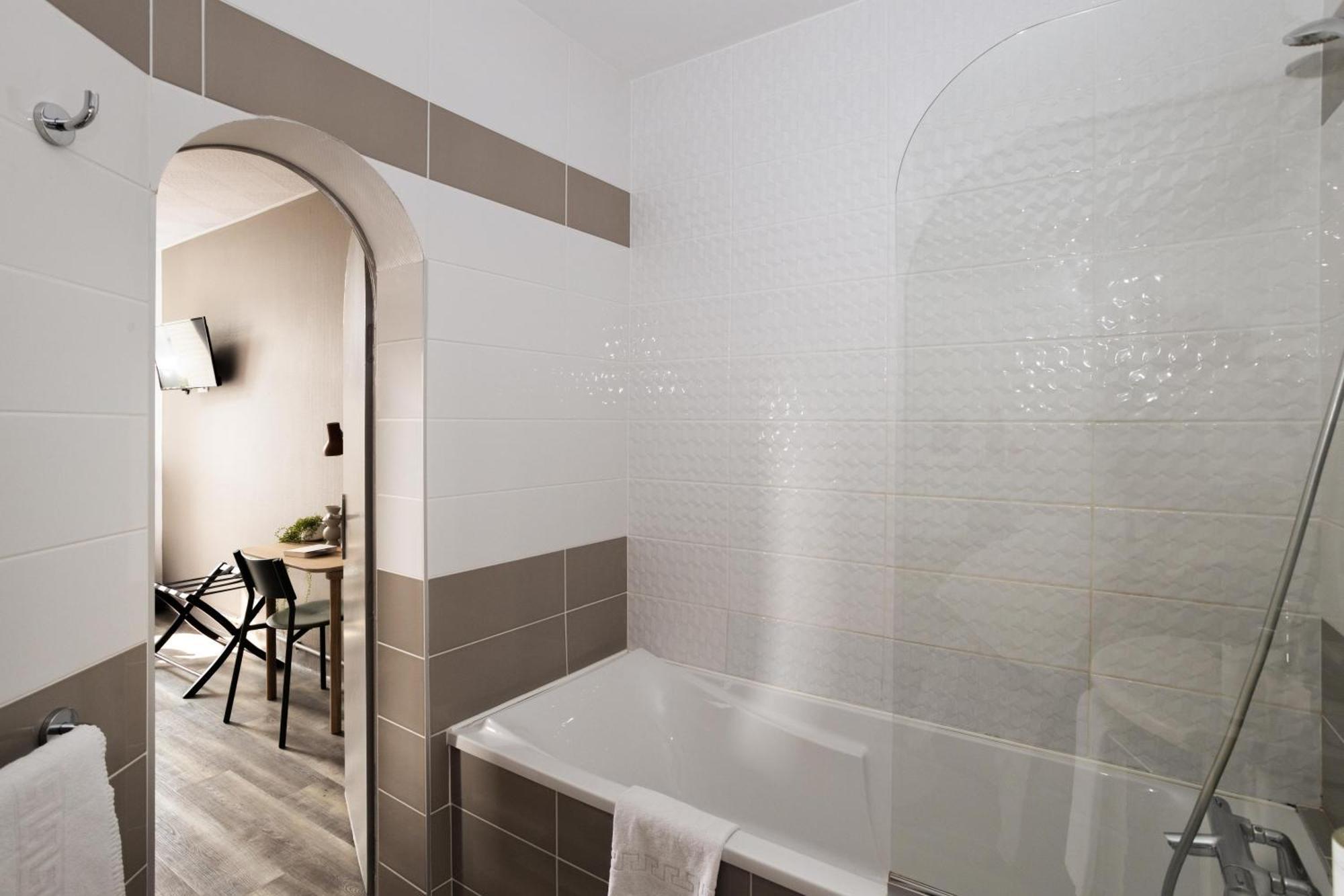 Suzane 3* Angers